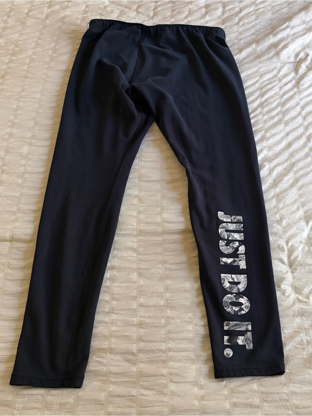 Nike Black Kids Leggings with Silver Graphic